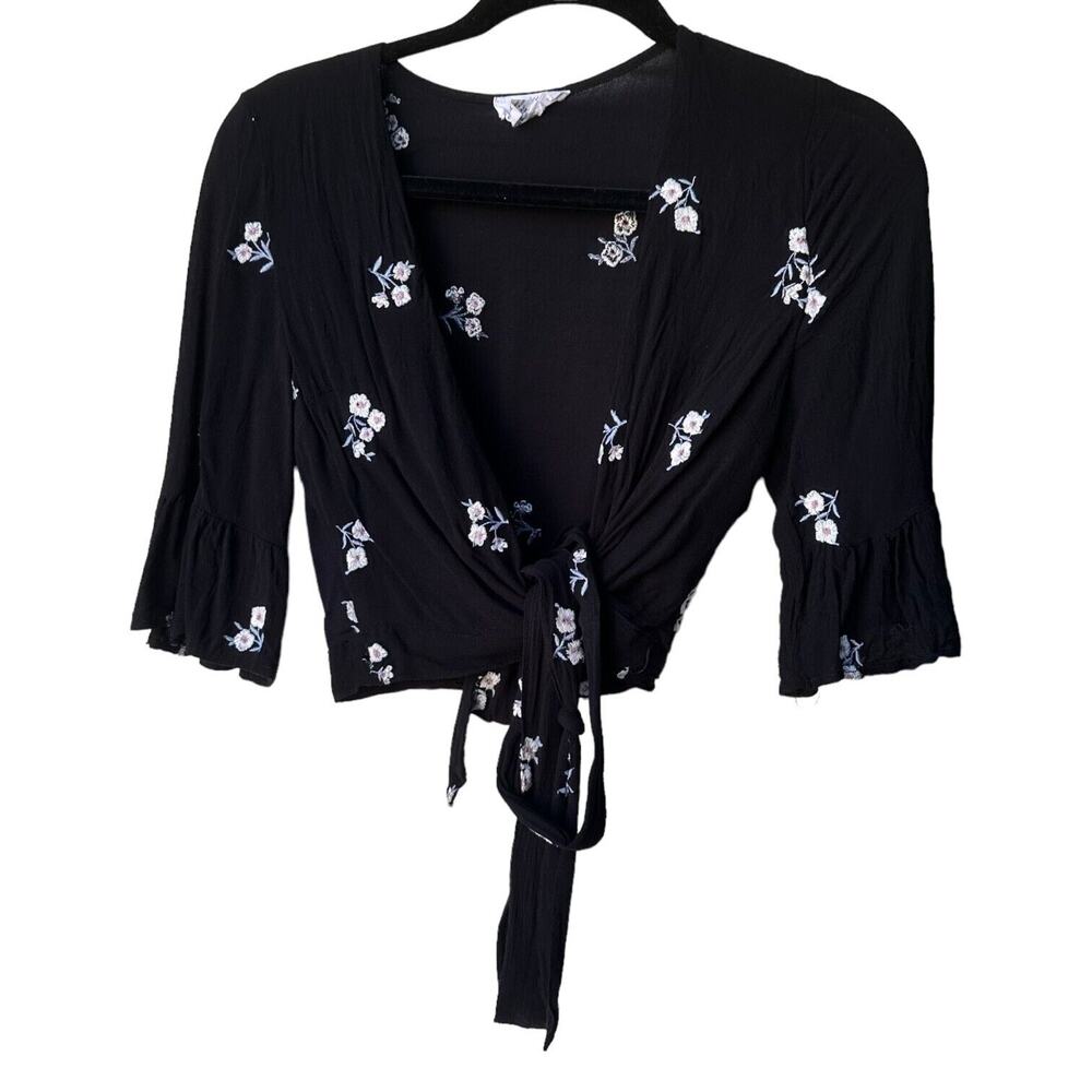 ivy + main cropped wrap tie shirt black with flowers women small